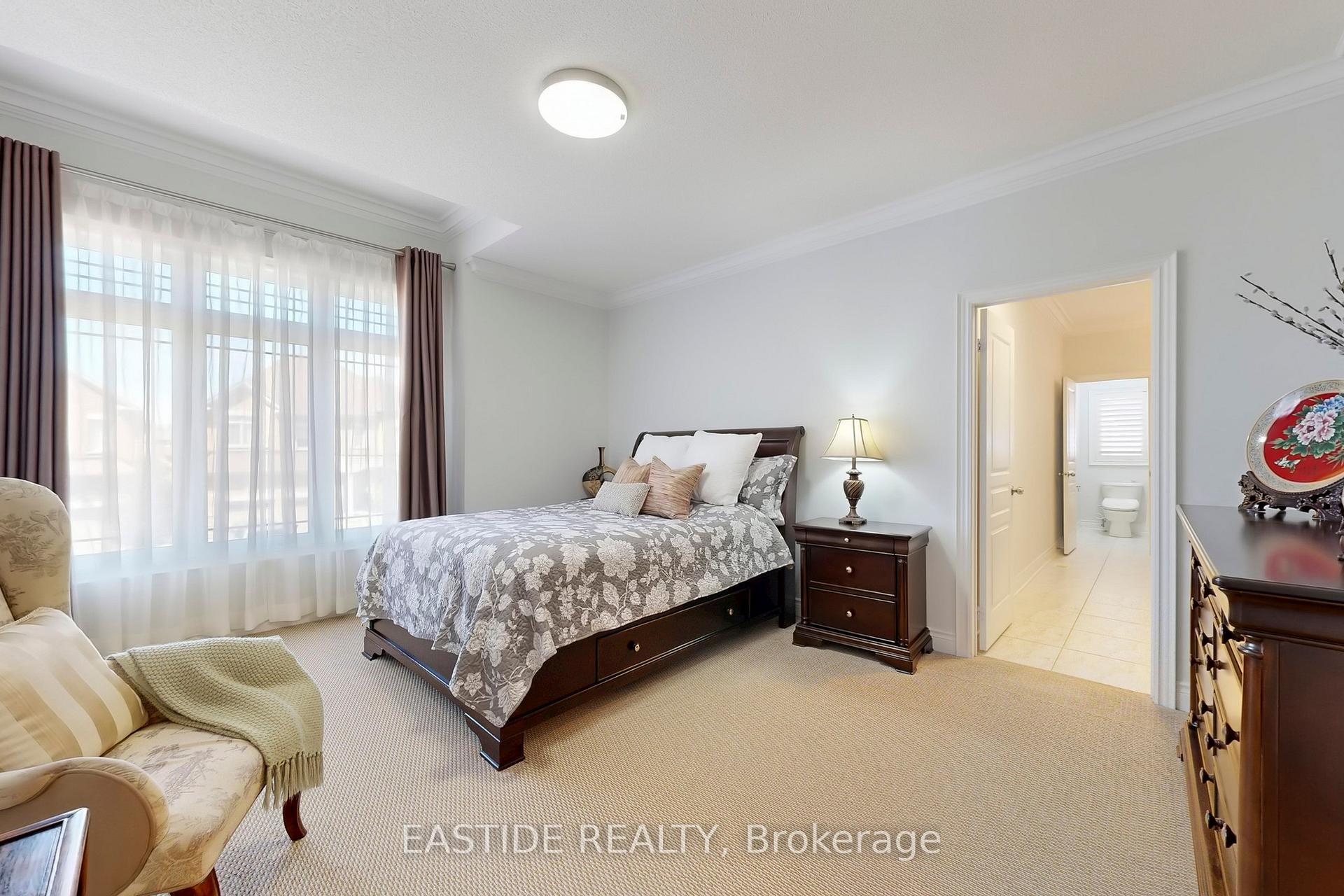 Photo 32 of 176 Upper Post Road, Vaughan, Patterson — HOMEH