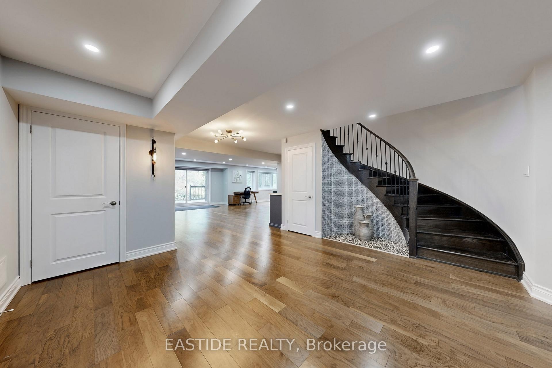 Photo 37 of 176 Upper Post Road, Vaughan, Patterson — HOMEH
