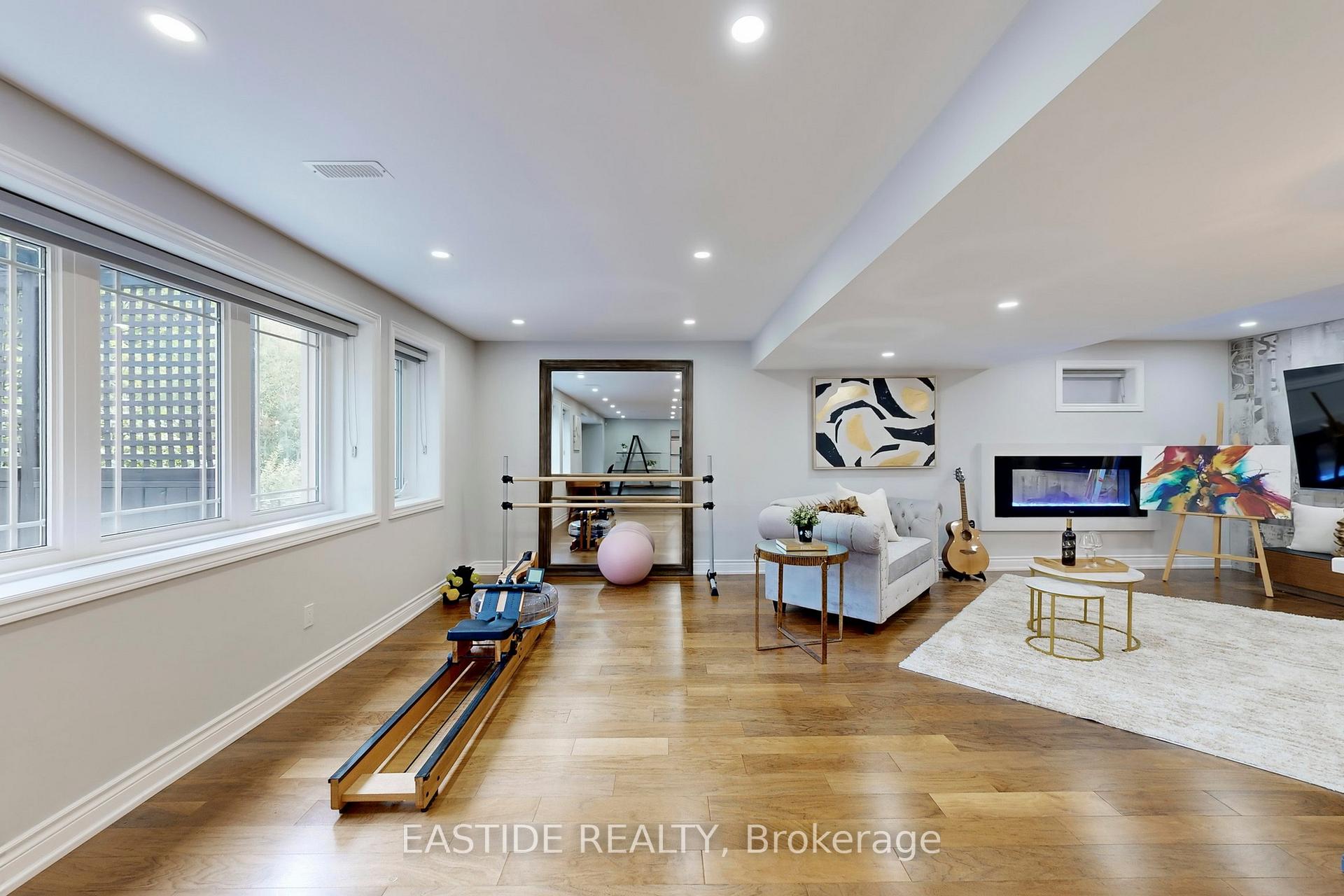 Photo 42 of 176 Upper Post Road, Vaughan, Patterson — HOMEH