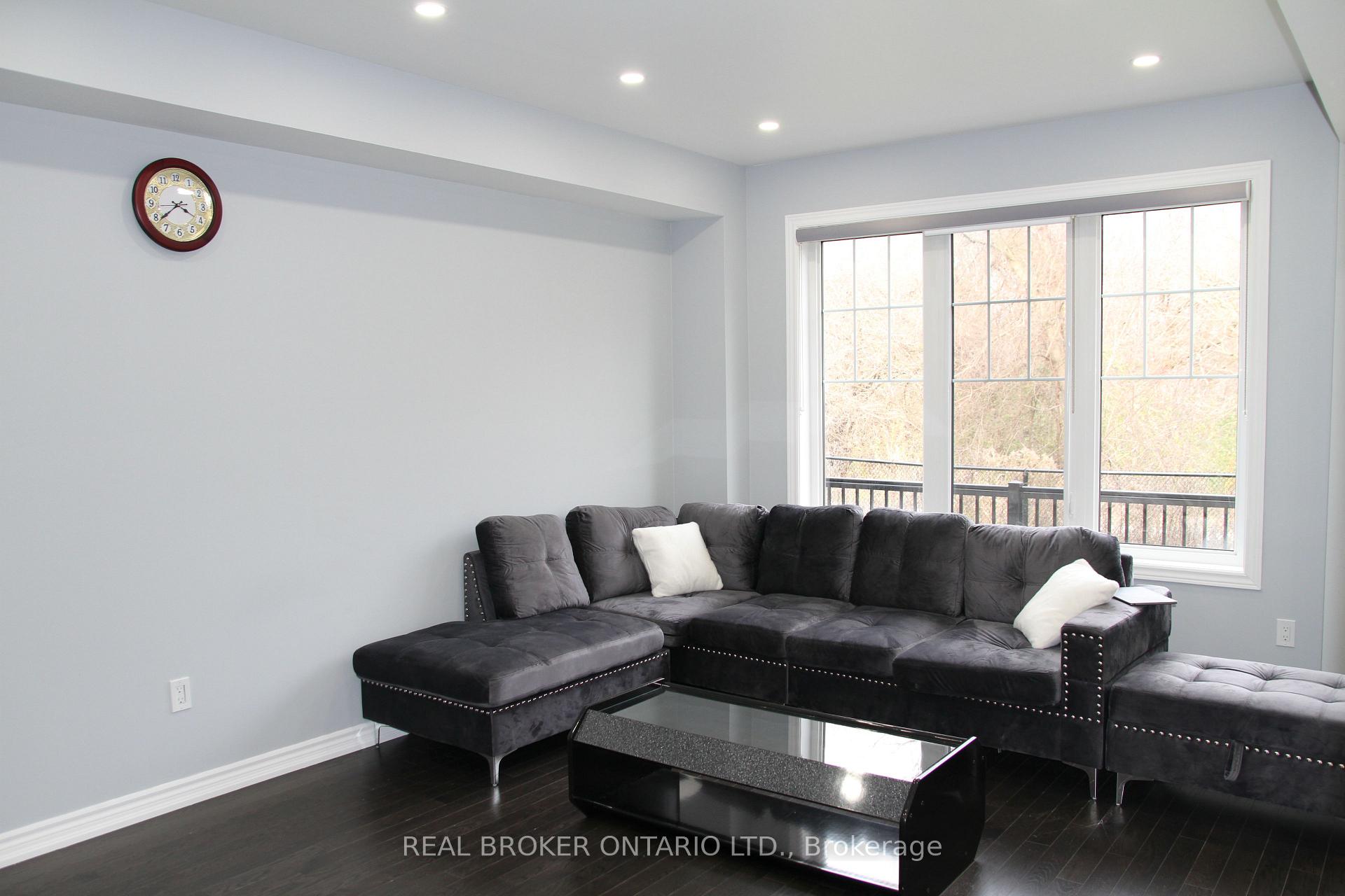 Photo 9 of 31 Swordfish Drive, Whitby, Lynde Creek — HOMEH