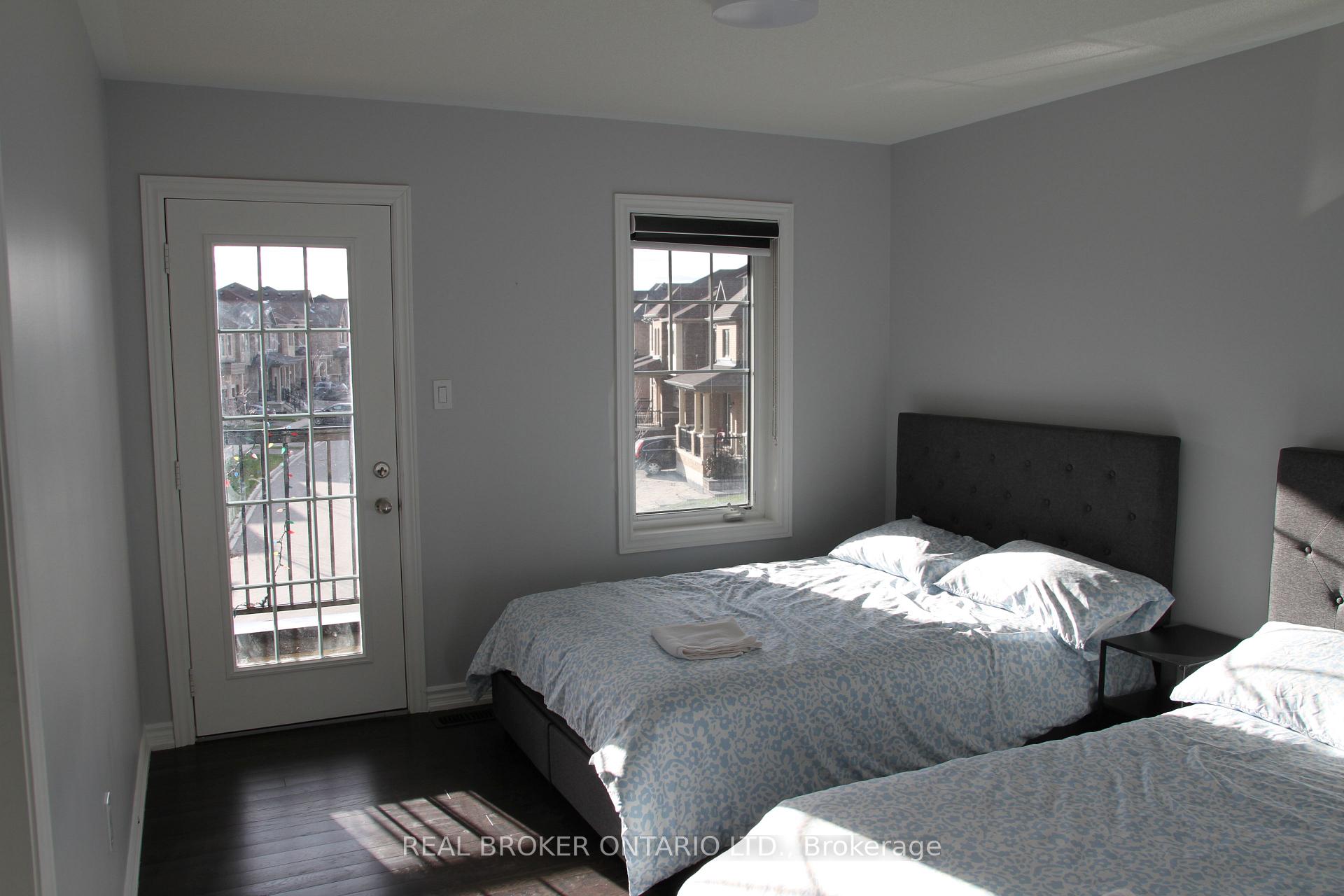 Photo 14 of 31 Swordfish Drive, Whitby, Lynde Creek — HOMEH