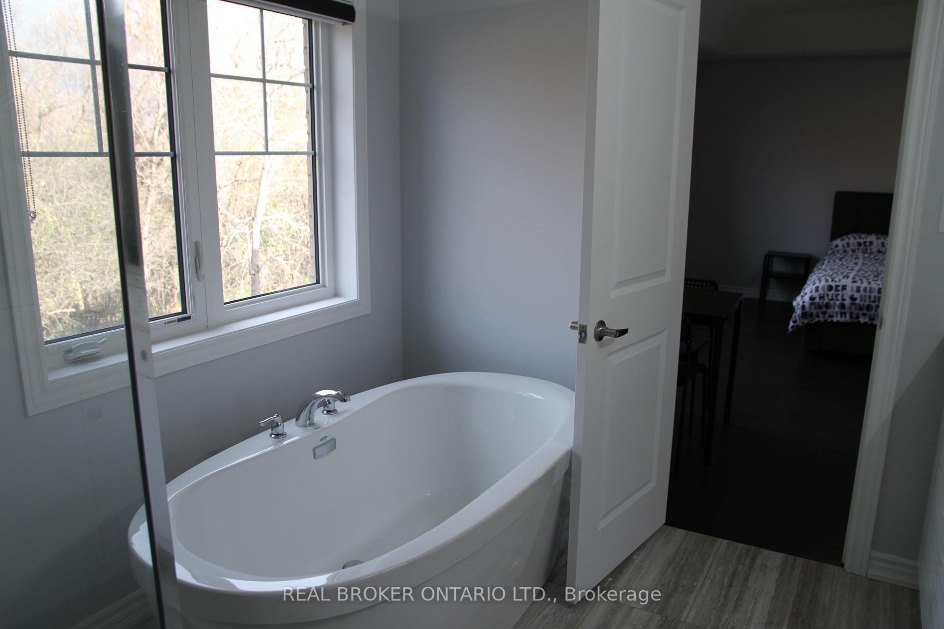 Photo 21 of 31 Swordfish Drive, Whitby, Lynde Creek — HOMEH