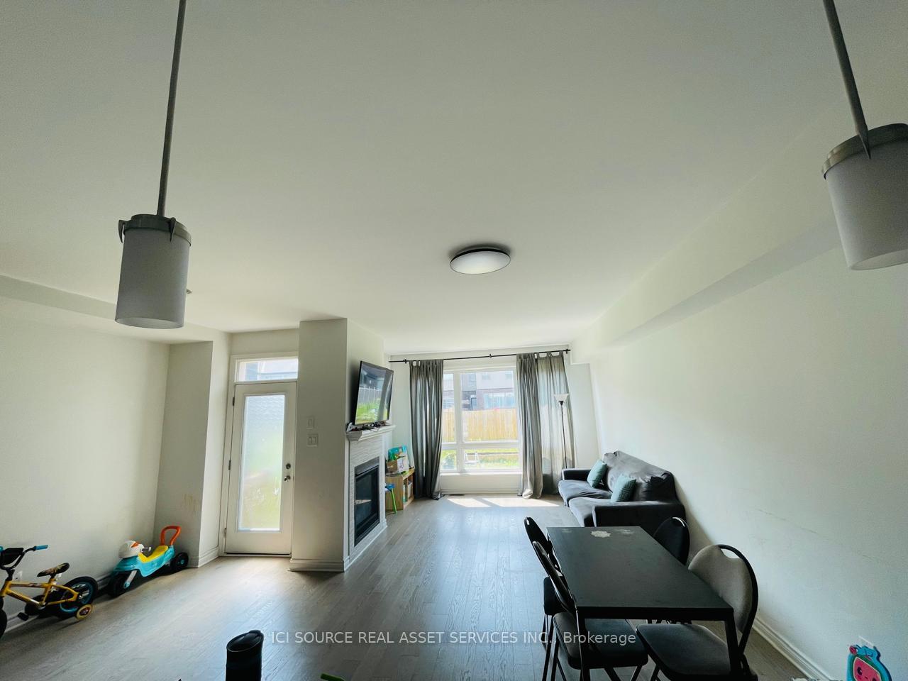 Photo 1 of 832 Quartet Avenue, Ottawa, Riverside South/Gloucester Glen — HOMEH
