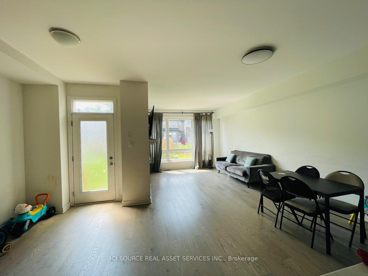 Photo 2 of 832 Quartet Avenue, Ottawa, Riverside South/Gloucester Glen — HOMEH