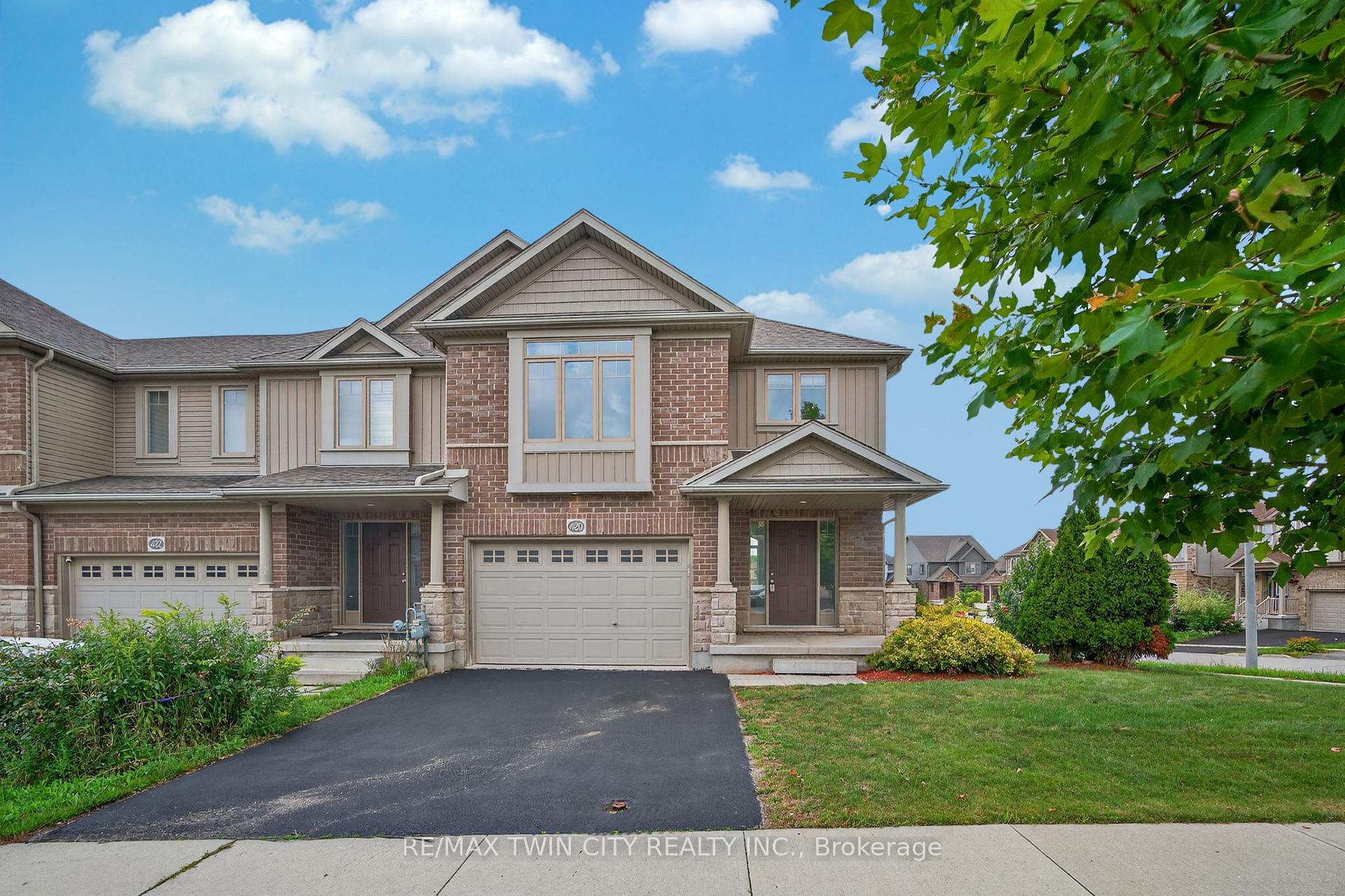 Front of 420 Avens Street