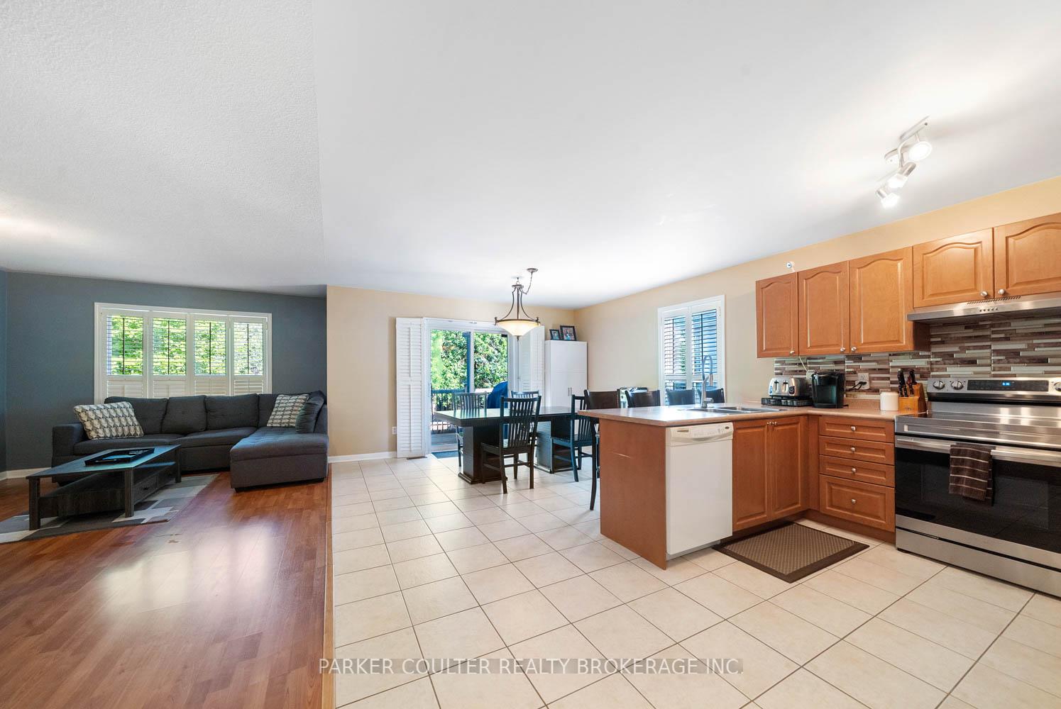 Photo 6 of 15 Rose Valley Way, Wasaga Beach — HOMEH