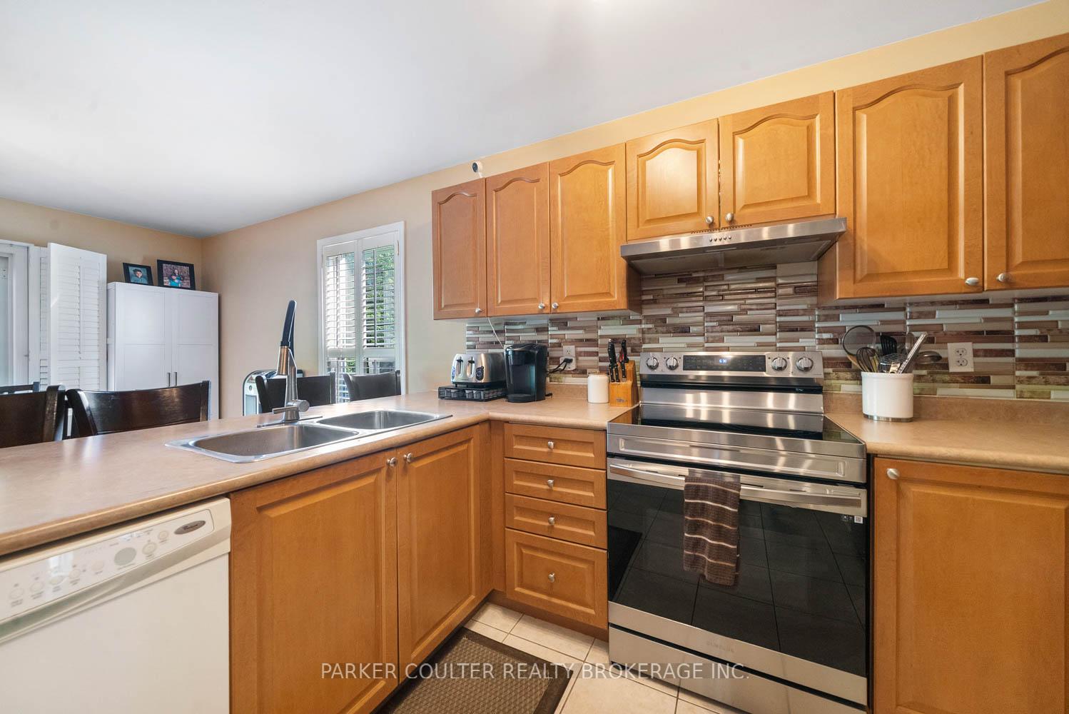 Photo 12 of 15 Rose Valley Way, Wasaga Beach — HOMEH
