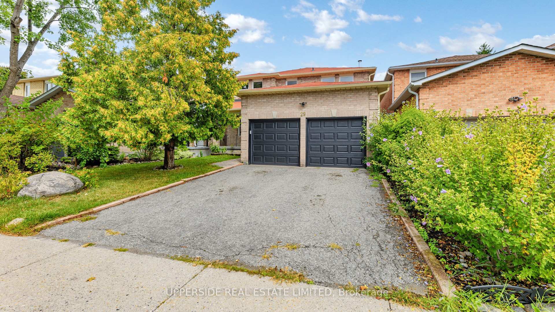 Photo 2 of 29 Judith Avenue, Vaughan, Brownridge — HOMEH