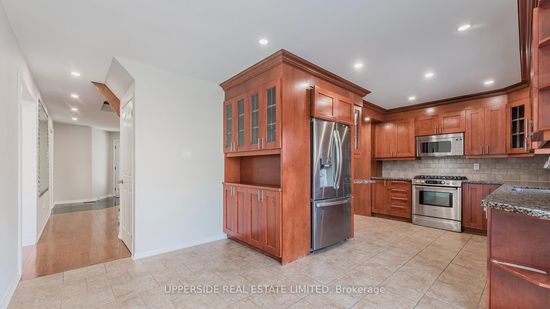 Photo 12 of 29 Judith Avenue, Vaughan, Brownridge — HOMEH