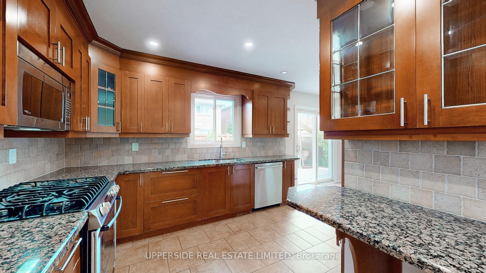 Photo 14 of 29 Judith Avenue, Vaughan, Brownridge — HOMEH