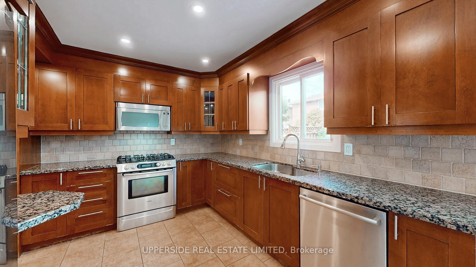 Photo 15 of 29 Judith Avenue, Vaughan, Brownridge — HOMEH