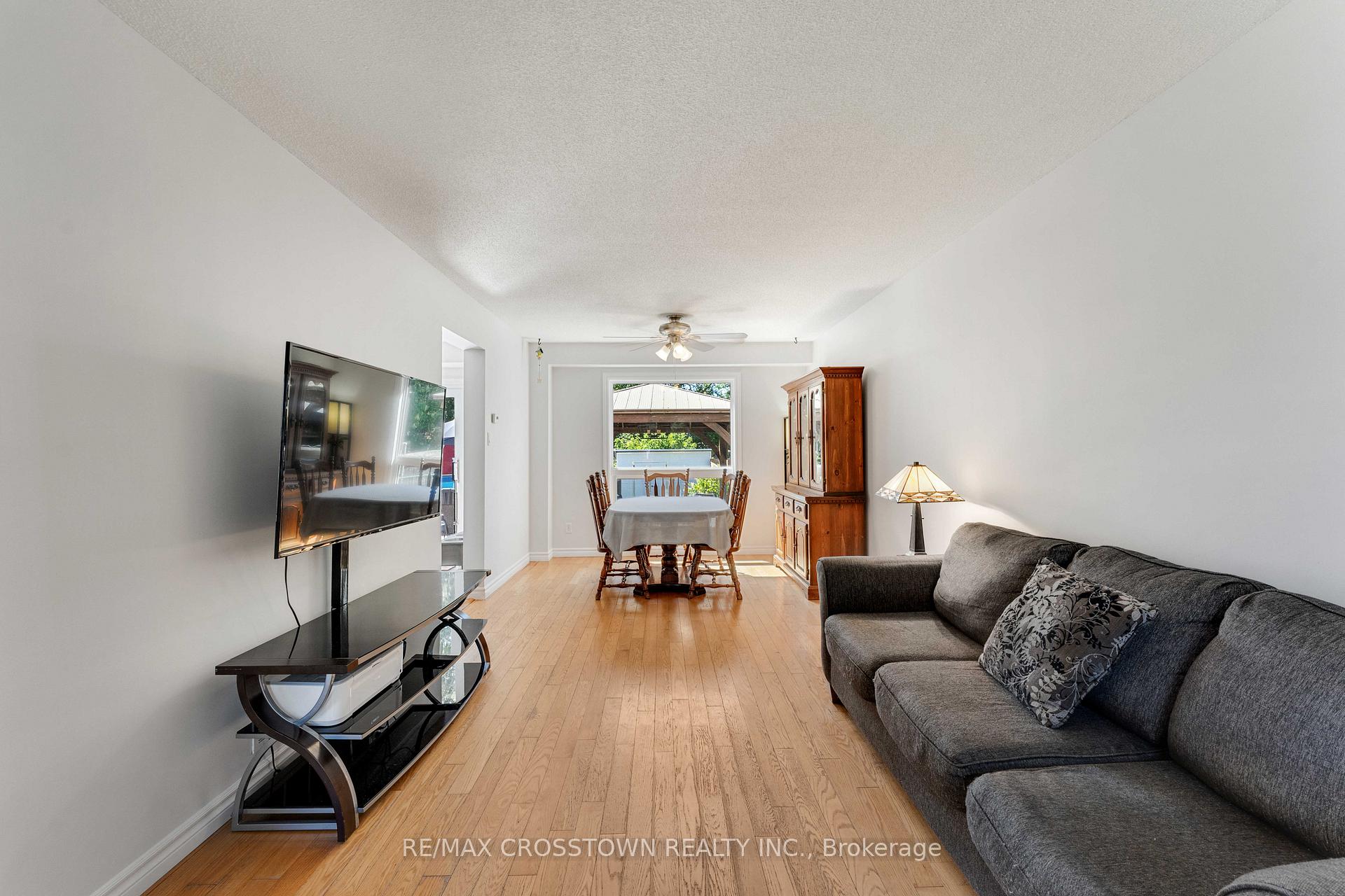 Photo 7 of 10 Carter Road, Barrie, Painswick South — HOMEH