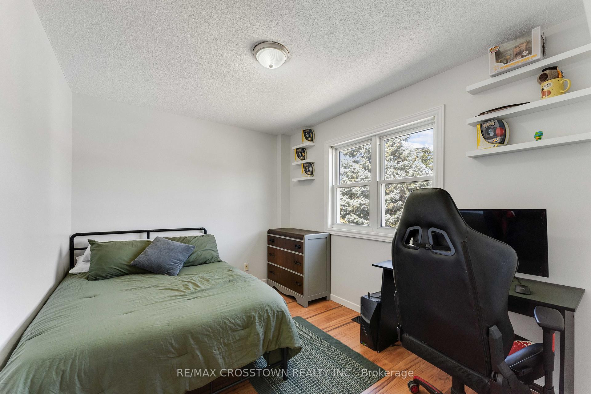 Photo 16 of 10 Carter Road, Barrie, Painswick South — HOMEH