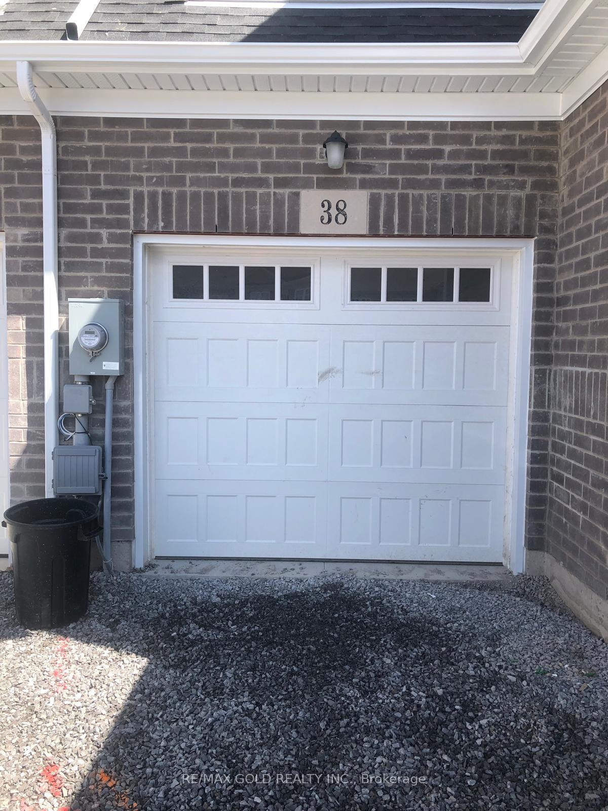 Photo 3 of 38 Sycamore Street, Welland, West Welland — HOMEH