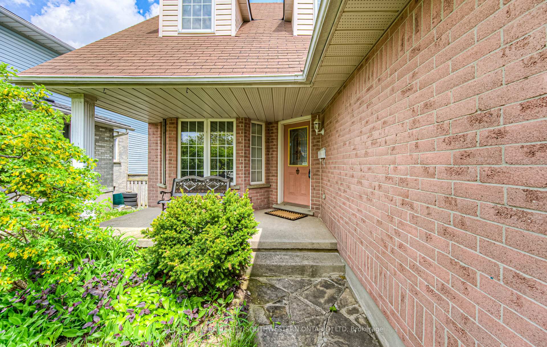 Photo 2 of 619 Westfield Drive, Waterloo — HOMEH