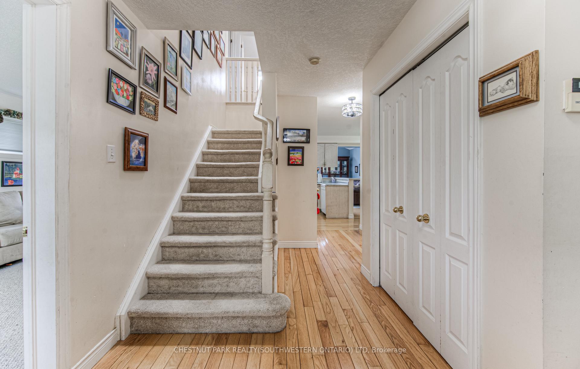 Photo 3 of 619 Westfield Drive, Waterloo — HOMEH