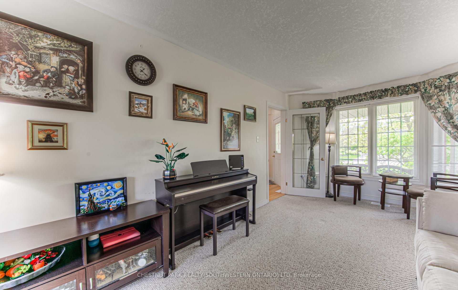 Photo 10 of 619 Westfield Drive, Waterloo — HOMEH
