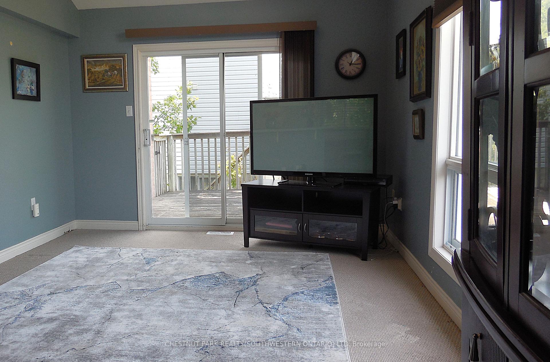 Photo 19 of 619 Westfield Drive, Waterloo — HOMEH
