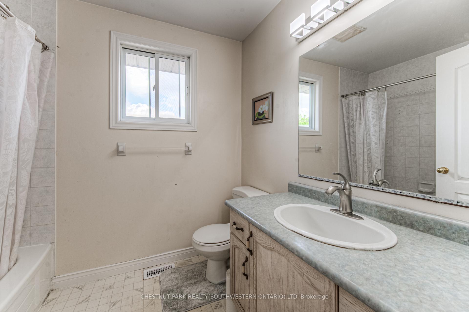 Photo 25 of 619 Westfield Drive, Waterloo — HOMEH
