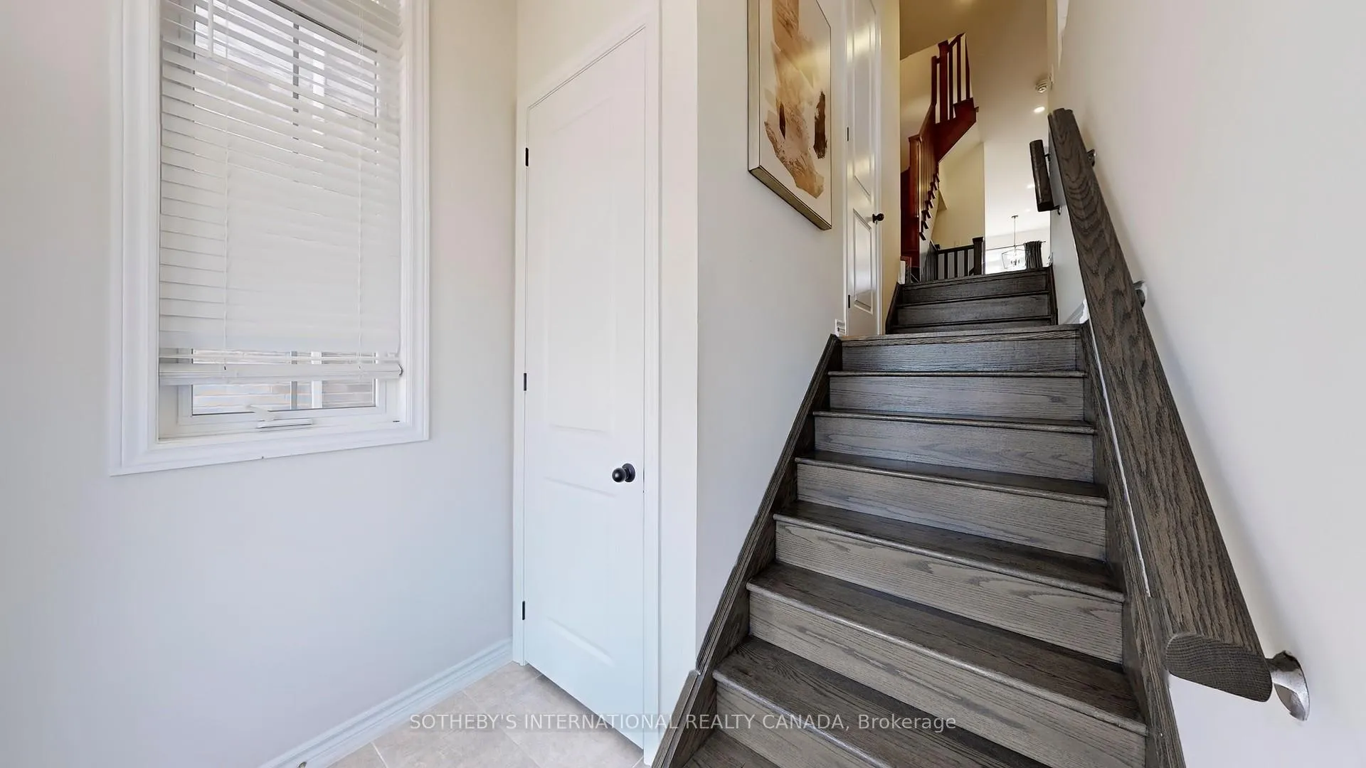 Photo 4 of 160 Sunset Terrace, Vaughan, Vellore Village — HOMEH