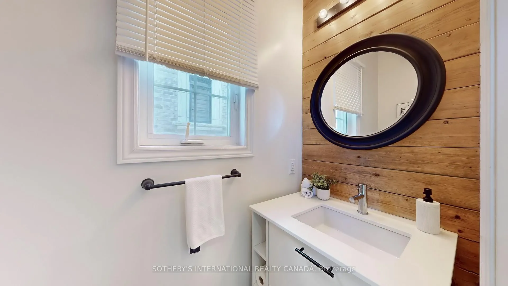 Photo 6 of 160 Sunset Terrace, Vaughan, Vellore Village — HOMEH