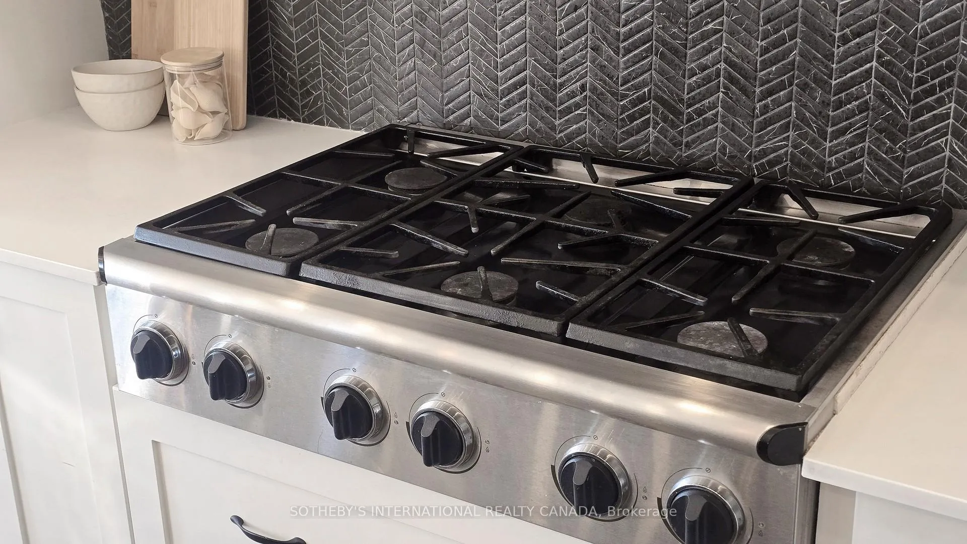 Photo 13 of 160 Sunset Terrace, Vaughan, Vellore Village — HOMEH