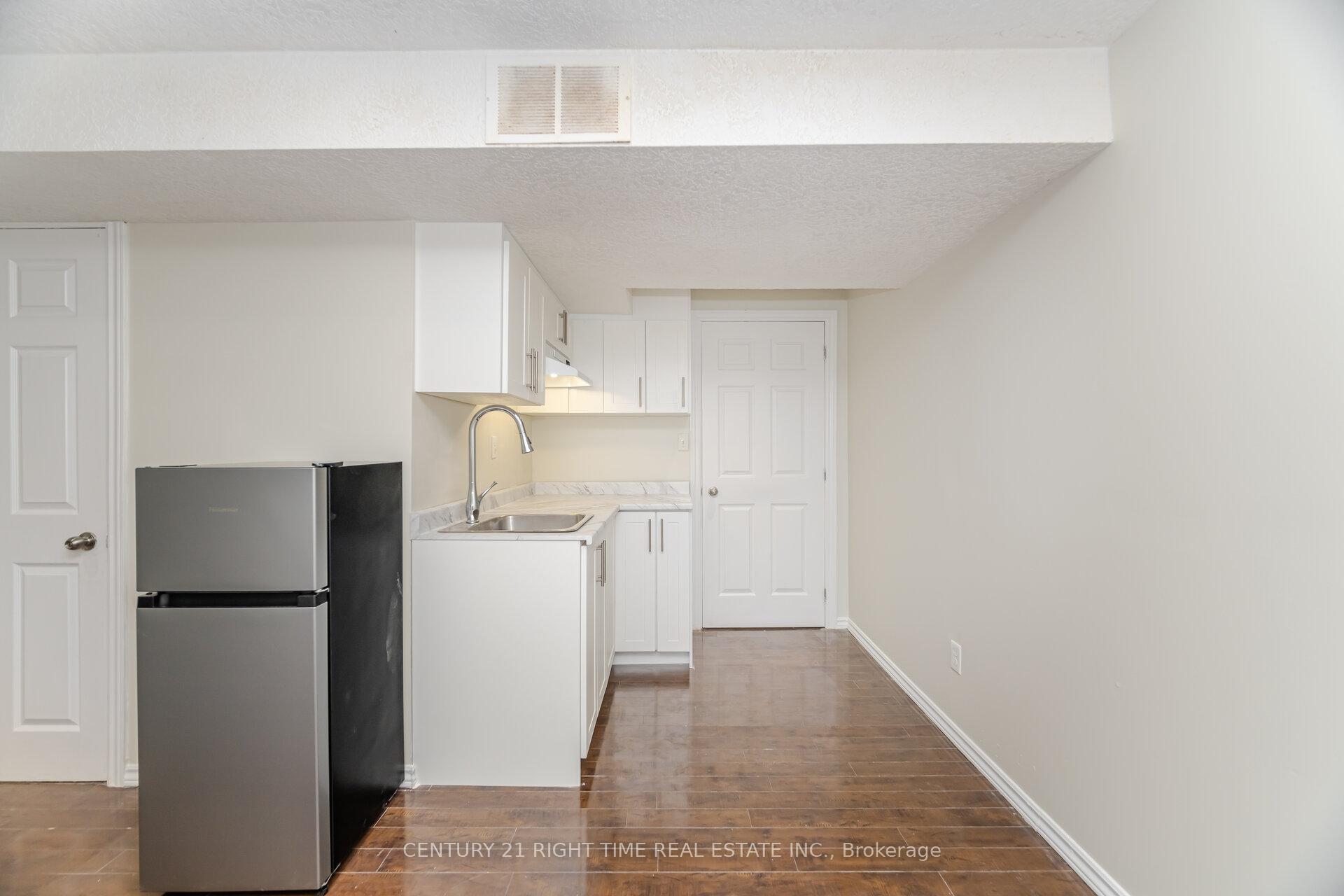 Photo 34 of 525 Chablis Drive, Waterloo — HOMEH