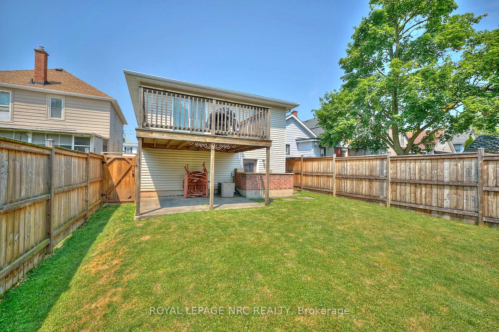 Photo 12 of 32 Wilton Avenue, Welland, Broadway — HOMEH