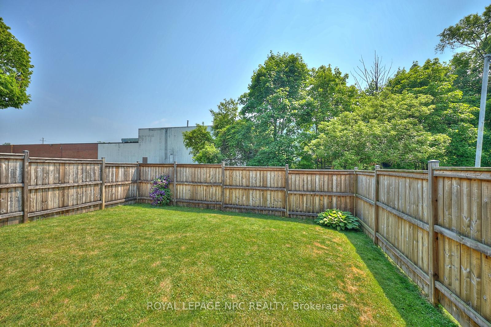 Photo 13 of 32 Wilton Avenue, Welland, Broadway — HOMEH