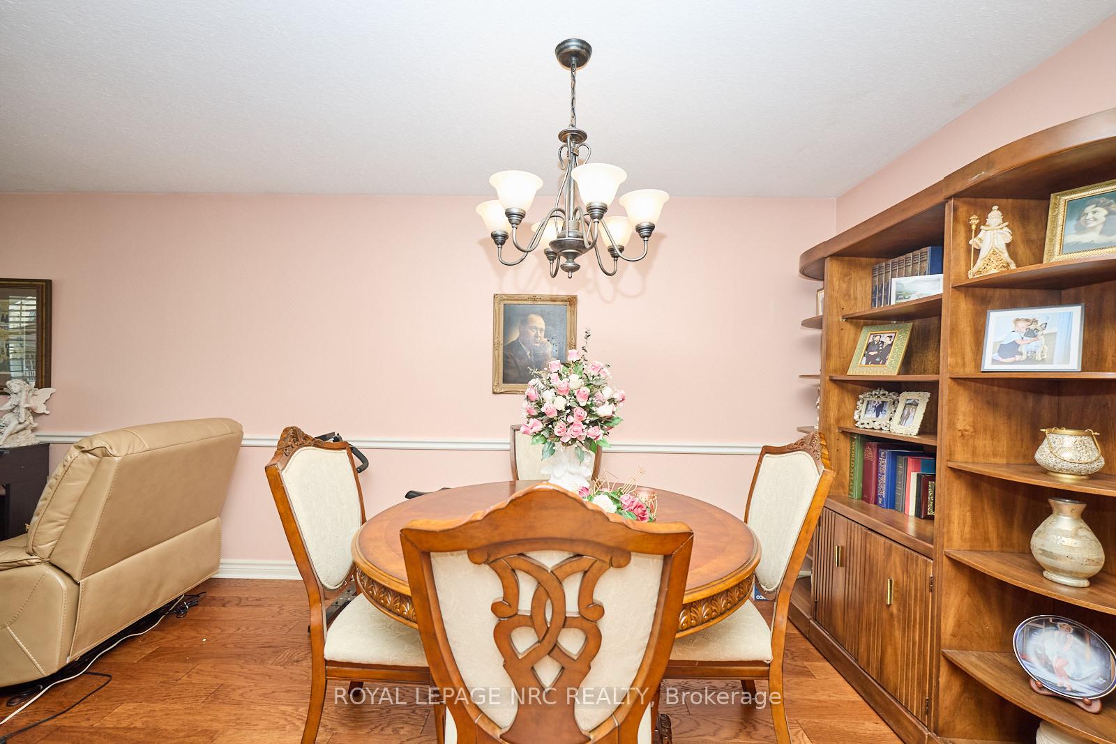 Photo 29 of 32 Wilton Avenue, Welland, Broadway — HOMEH