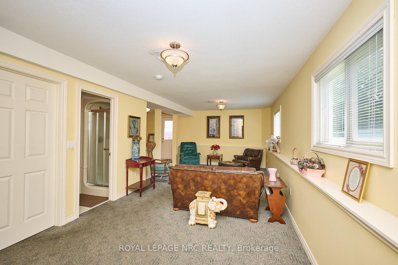 Photo 36 of 32 Wilton Avenue, Welland, Broadway — HOMEH