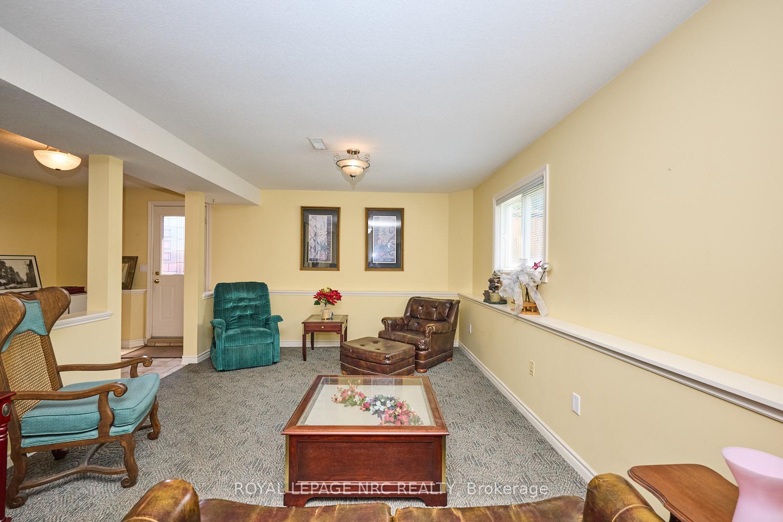 Photo 37 of 32 Wilton Avenue, Welland, Broadway — HOMEH