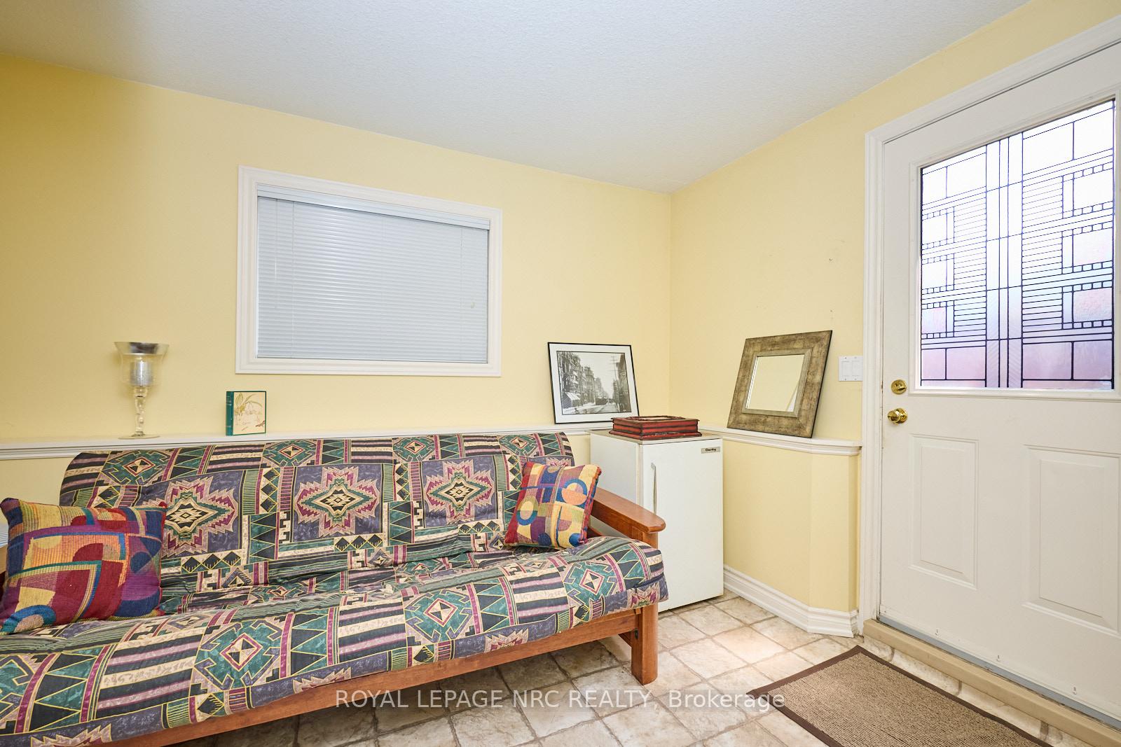 Photo 38 of 32 Wilton Avenue, Welland, Broadway — HOMEH
