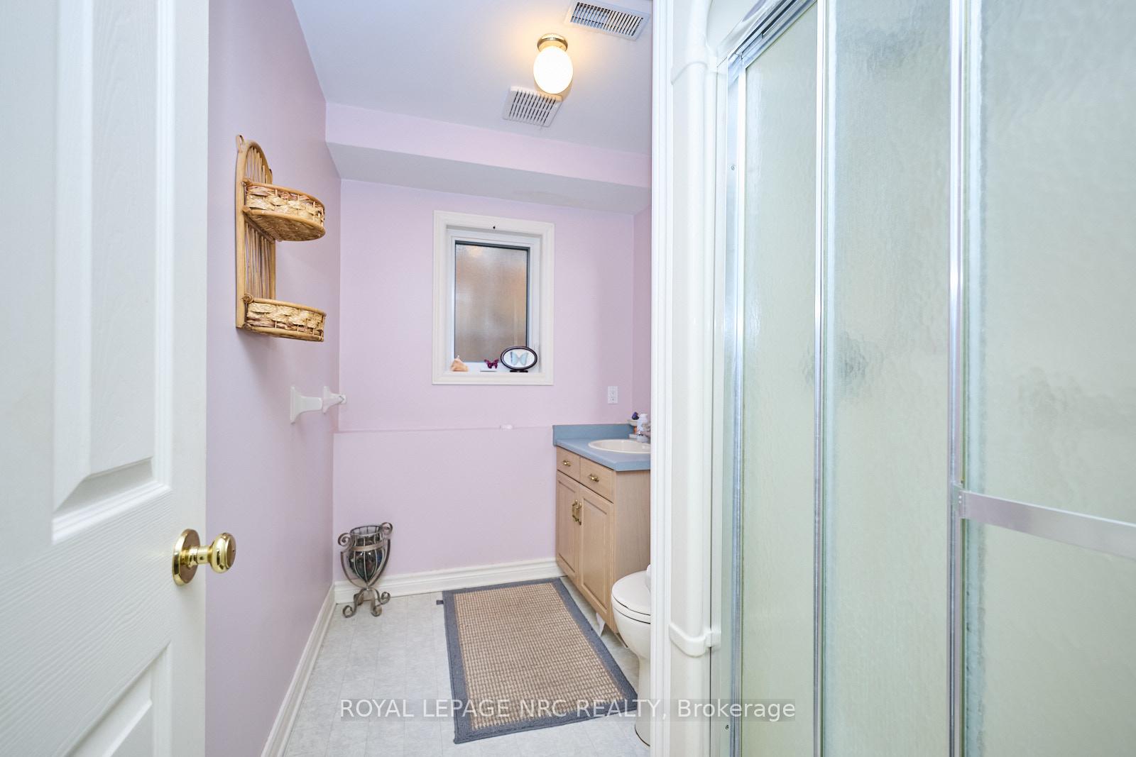 Photo 41 of 32 Wilton Avenue, Welland, Broadway — HOMEH