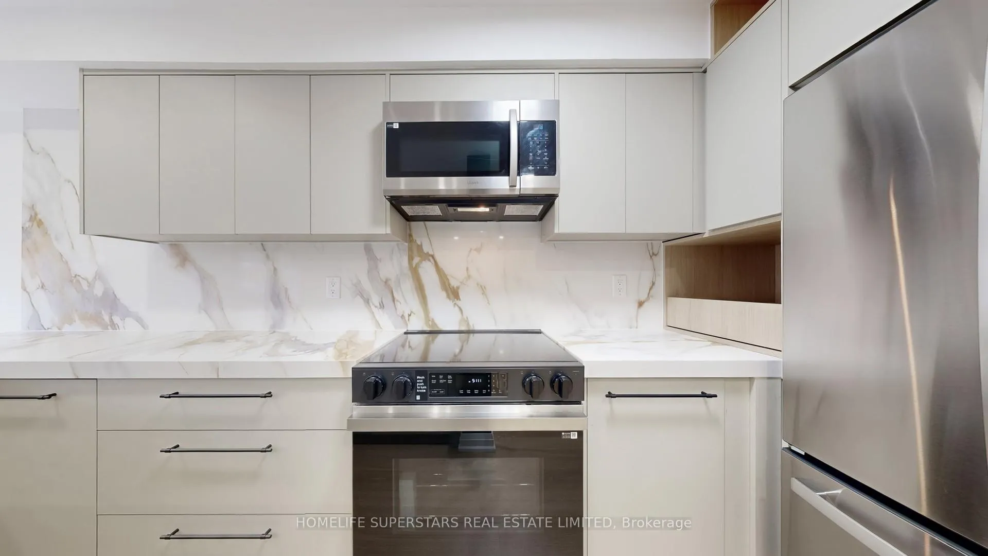 Photo 11 of 3 Playfair Road, Whitby, Downtown Whitby — HOMEH