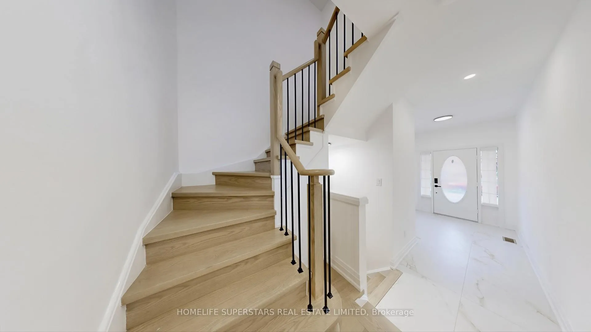 Photo 17 of 3 Playfair Road, Whitby, Downtown Whitby — HOMEH