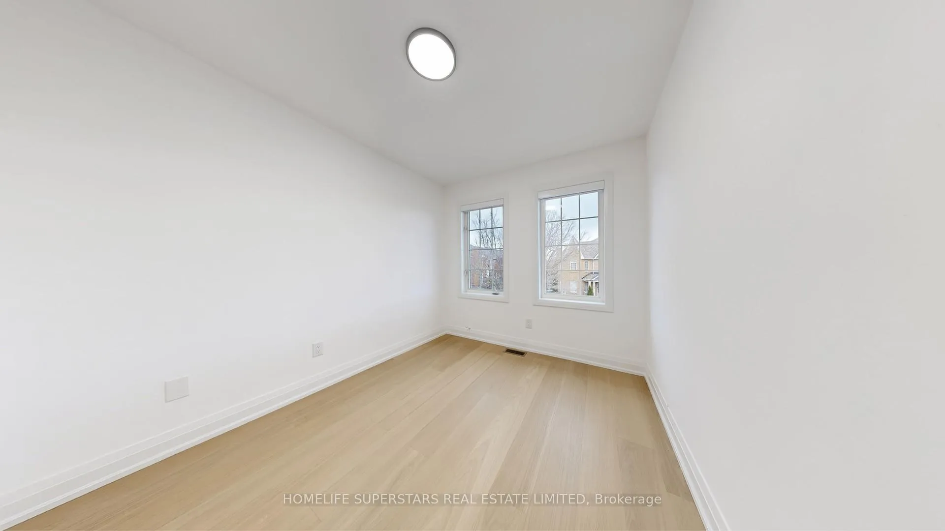 Photo 31 of 3 Playfair Road, Whitby, Downtown Whitby — HOMEH