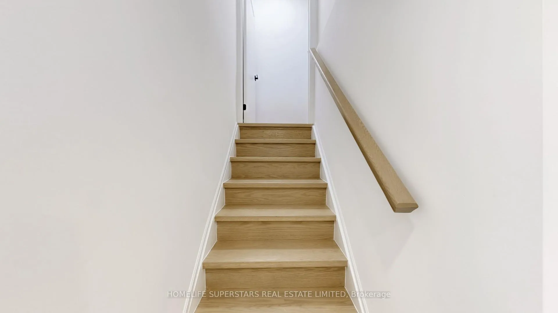 Photo 36 of 3 Playfair Road, Whitby, Downtown Whitby — HOMEH
