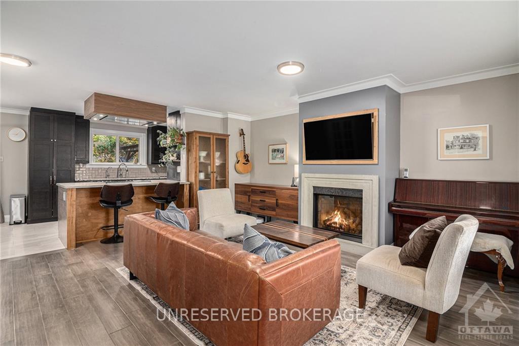 Photo 4 of 2162 Fillmore Crescent, Ottawa, Beacon Hill North — HOMEH
