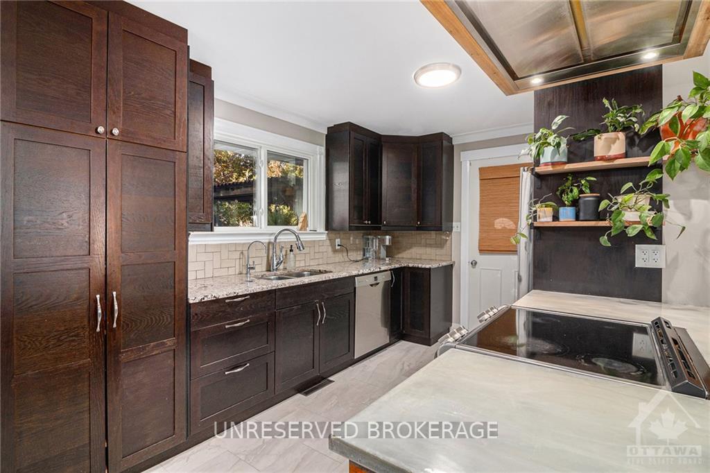 Photo 8 of 2162 Fillmore Crescent, Ottawa, Beacon Hill North — HOMEH