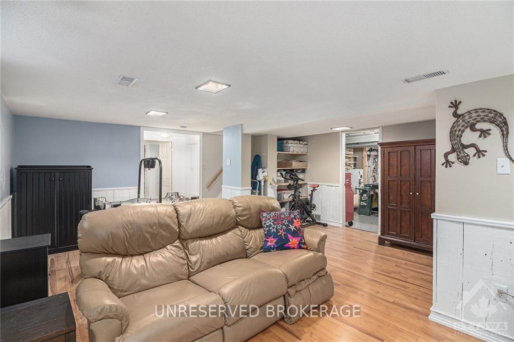 Photo 19 of 2162 Fillmore Crescent, Ottawa, Beacon Hill North — HOMEH