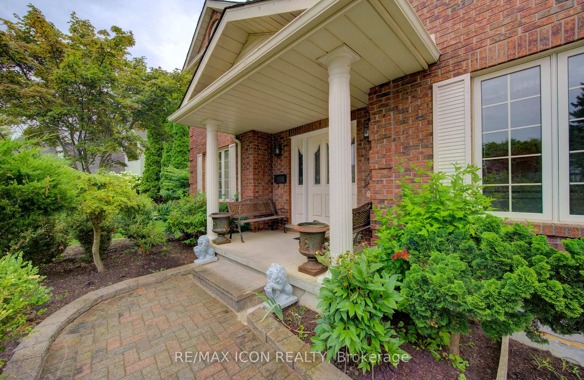 Photo 4 of 531 Sandbrooke Court, Waterloo — HOMEH