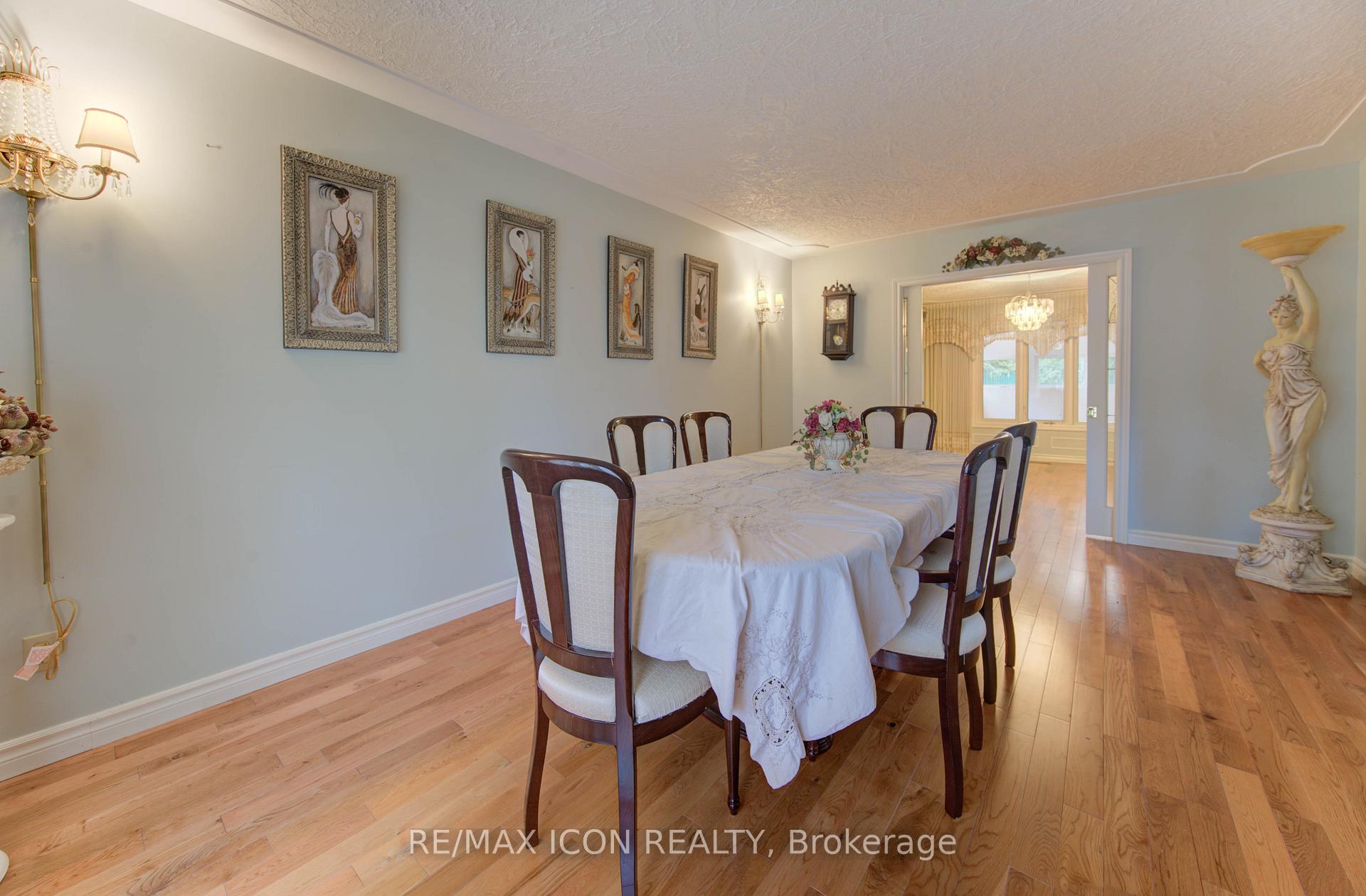 Photo 8 of 531 Sandbrooke Court, Waterloo — HOMEH