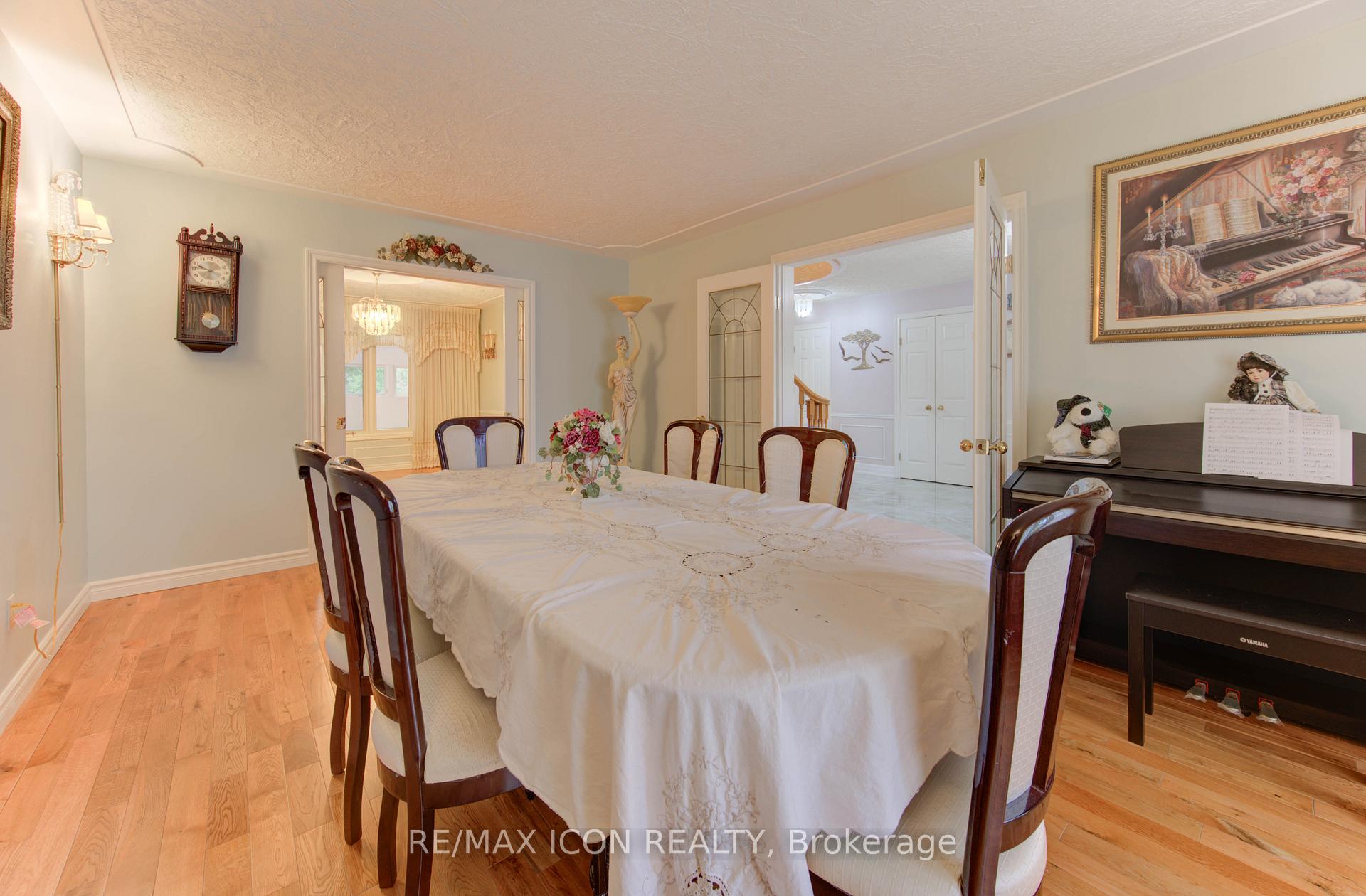 Photo 9 of 531 Sandbrooke Court, Waterloo — HOMEH
