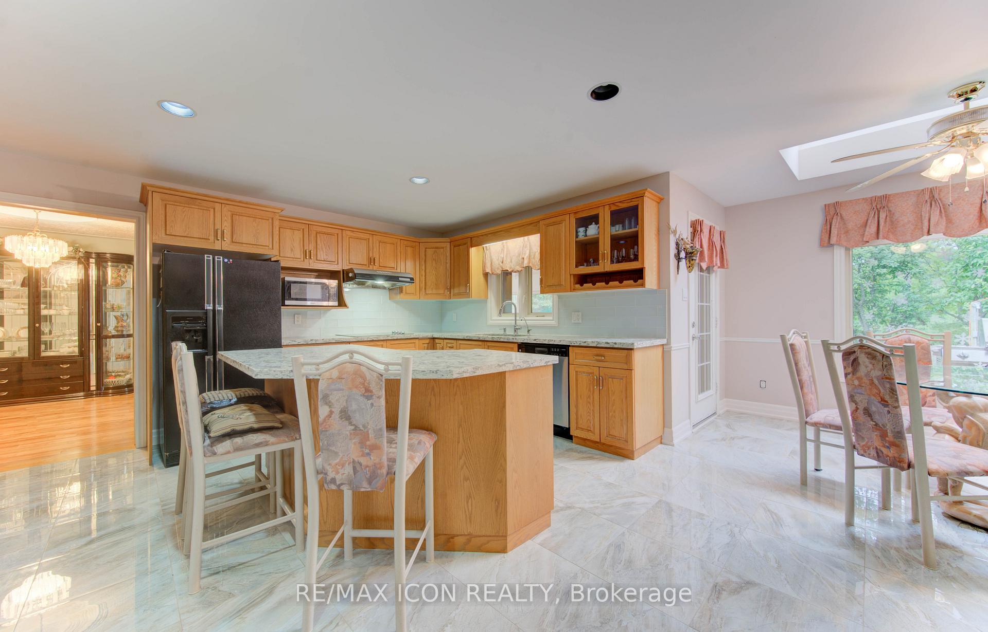 Photo 12 of 531 Sandbrooke Court, Waterloo — HOMEH