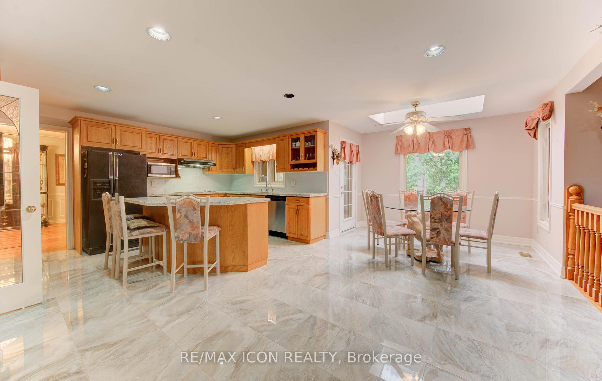 Photo 16 of 531 Sandbrooke Court, Waterloo — HOMEH