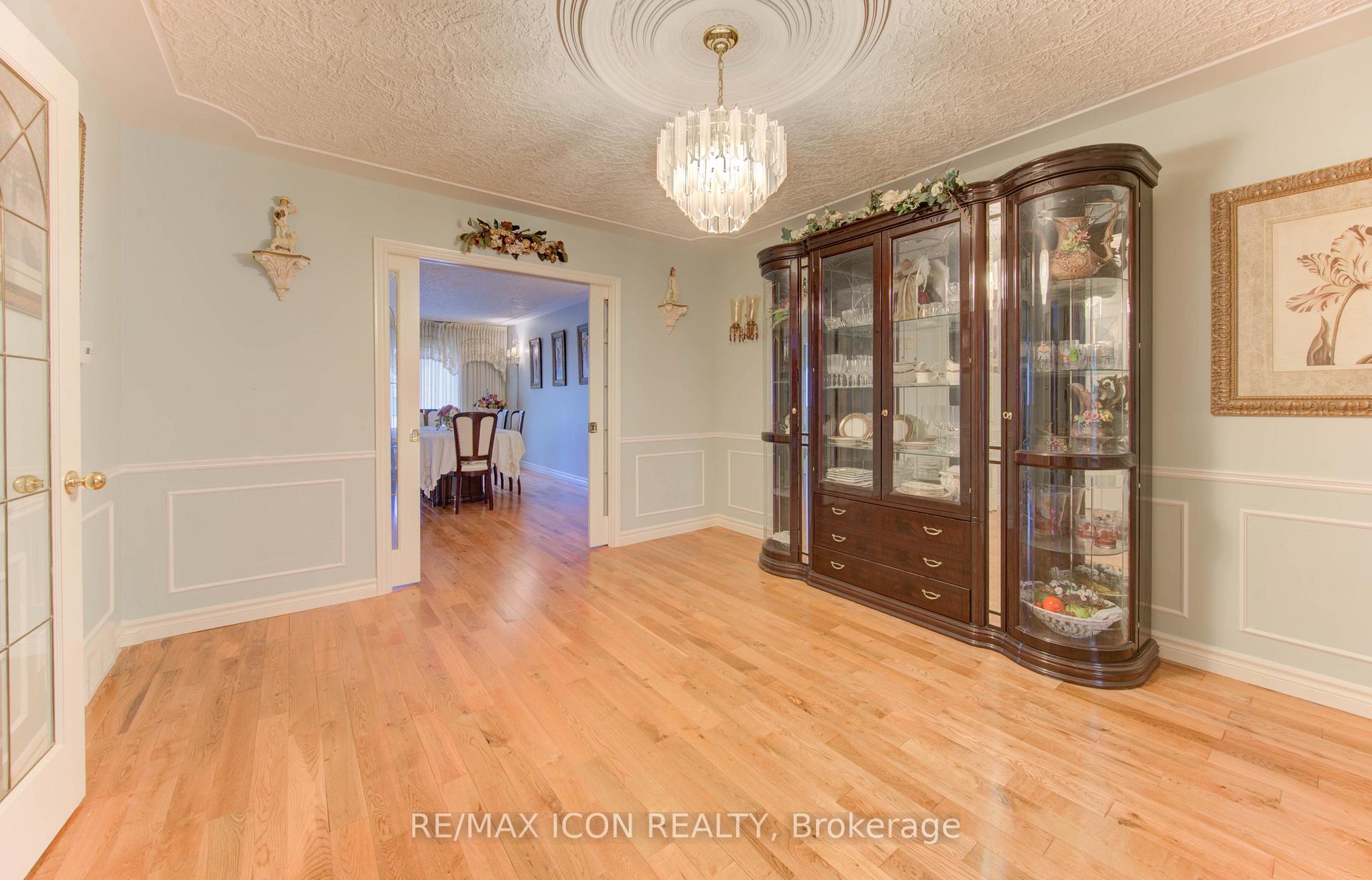 Photo 21 of 531 Sandbrooke Court, Waterloo — HOMEH