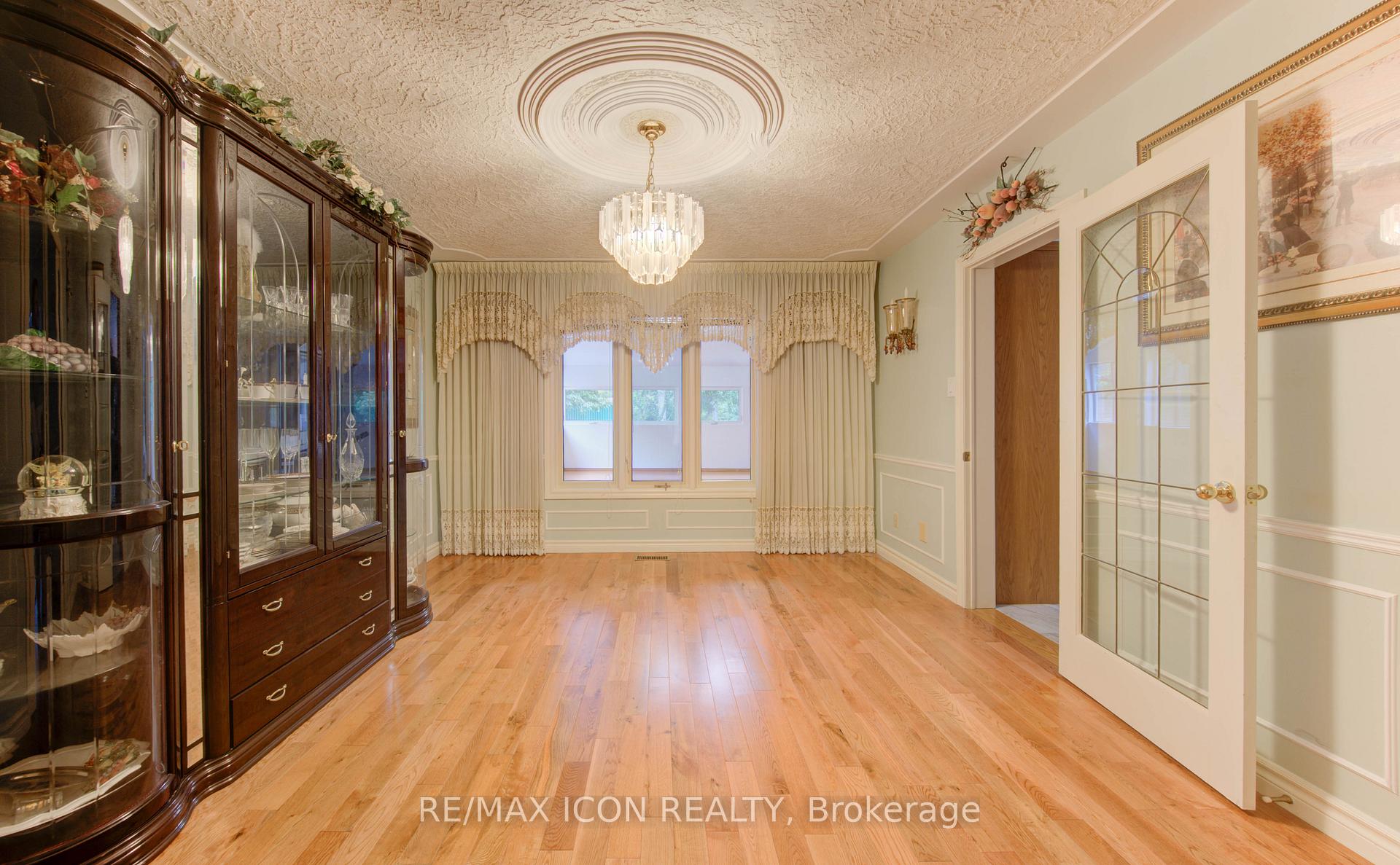 Photo 22 of 531 Sandbrooke Court, Waterloo — HOMEH