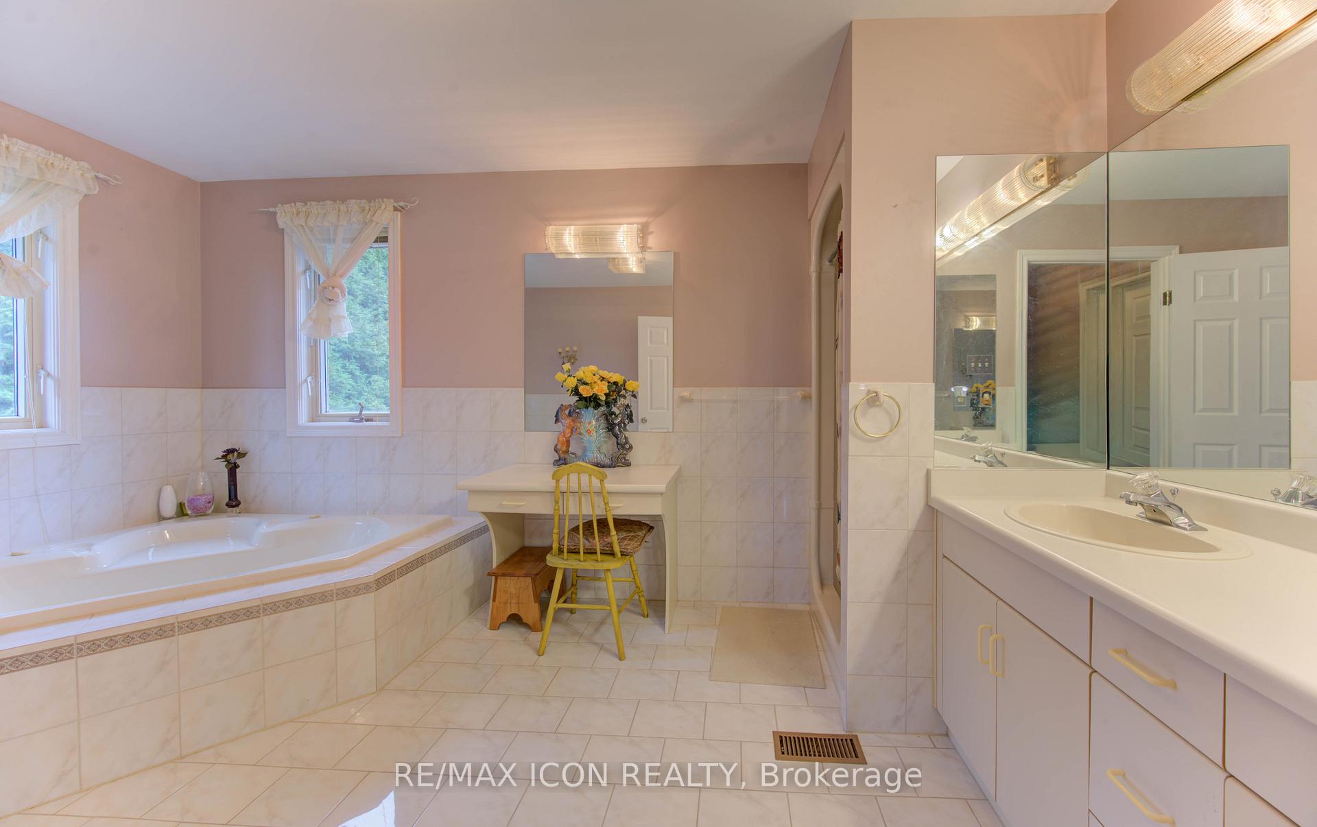Photo 23 of 531 Sandbrooke Court, Waterloo — HOMEH
