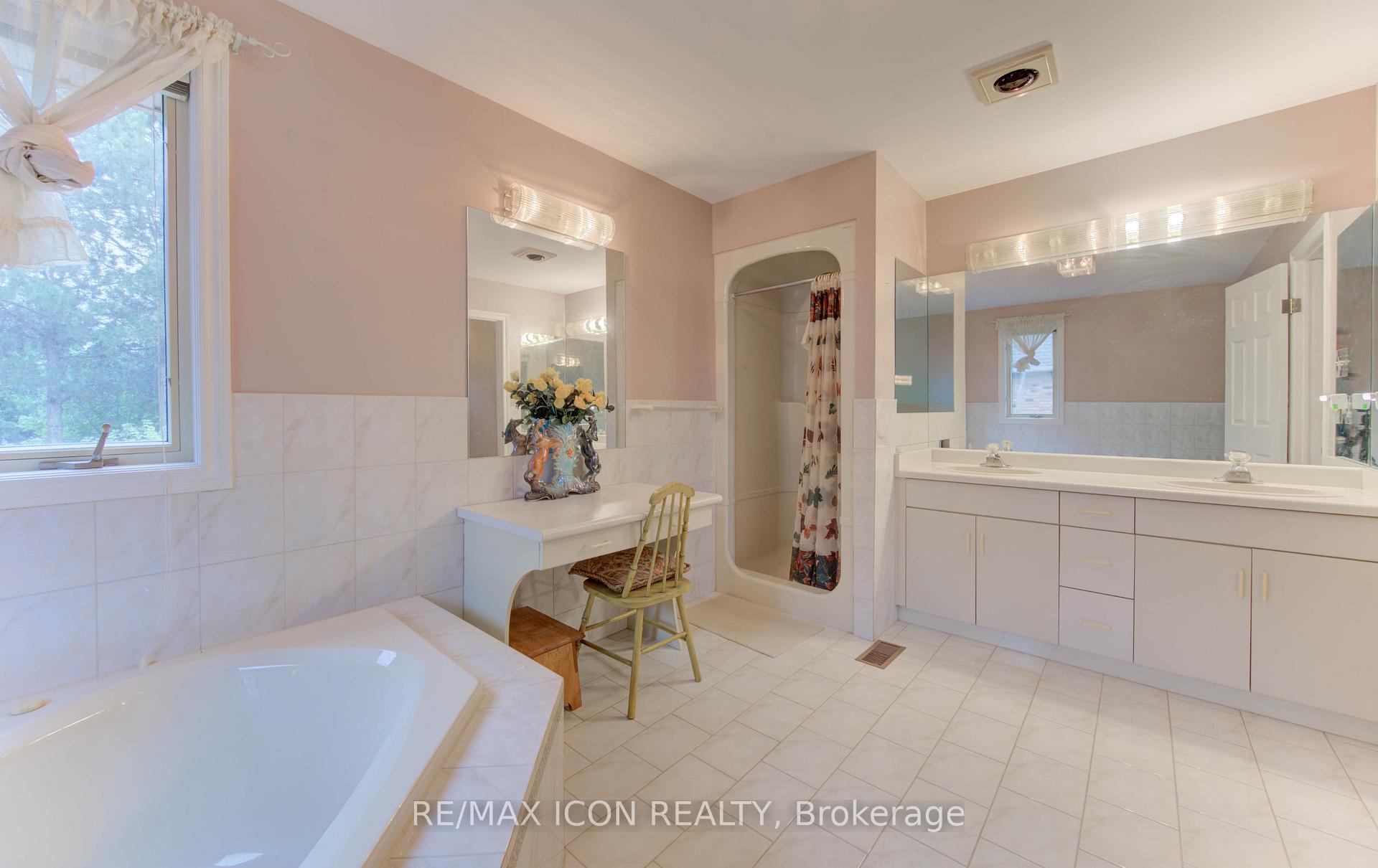 Photo 24 of 531 Sandbrooke Court, Waterloo — HOMEH
